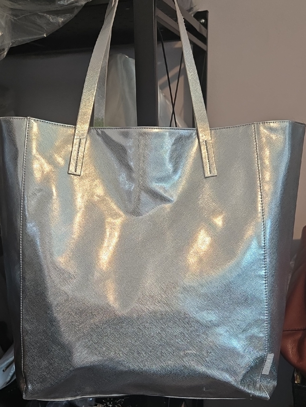 Clinique Shimmering Silver Tote NWOT - Picture 5 of 8